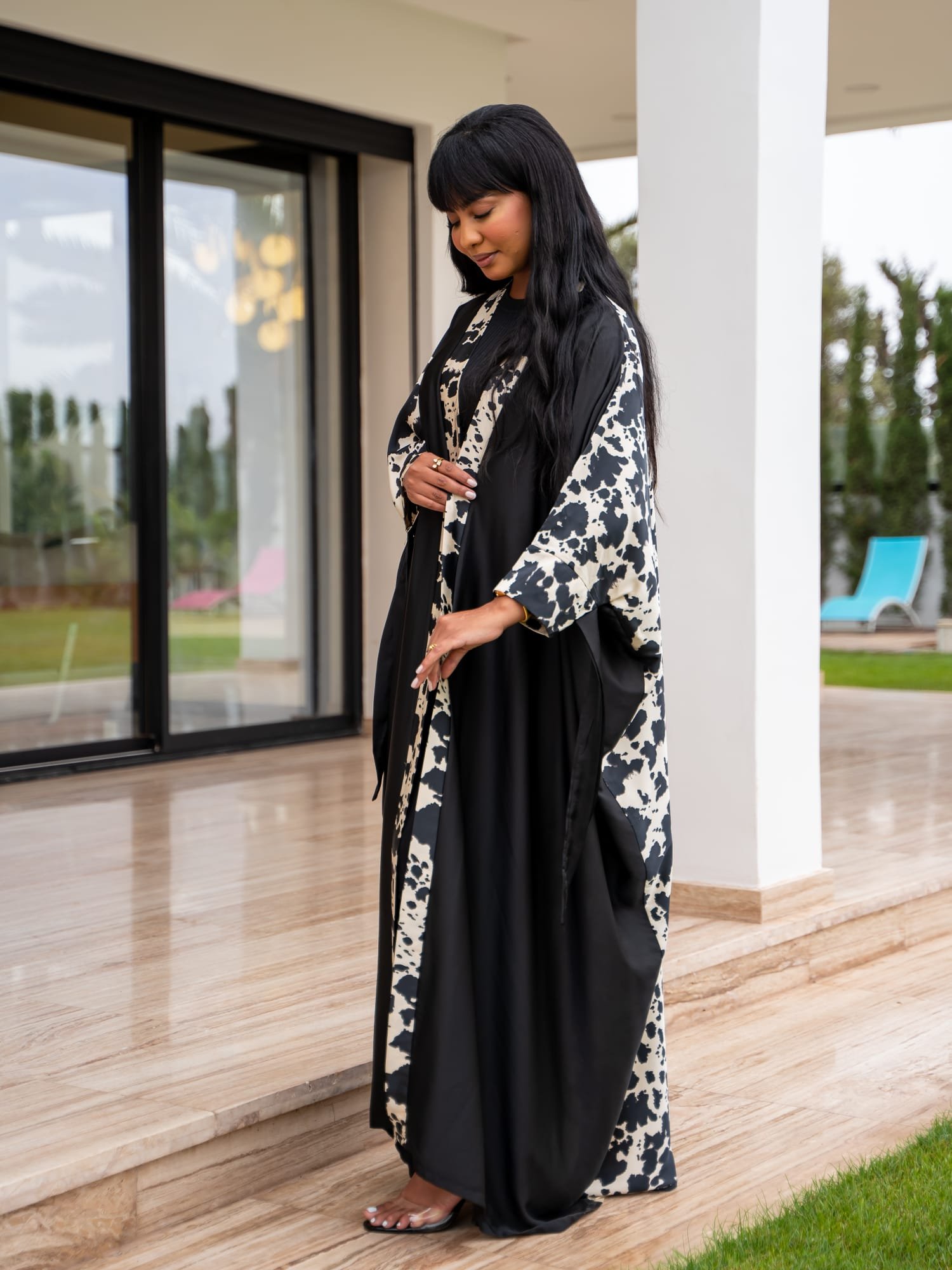Maisam Black Open Abaya with Contrast Print Panels - Image 5